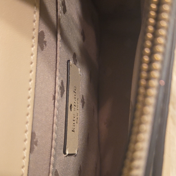 Kate Spade Beige Croc-Embossed Shoulder Bag - Picture 3 of 8